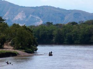 El Rio Magdalena atraviesa el pais de sur a norte, y es uno de los más importantes de América del Sur